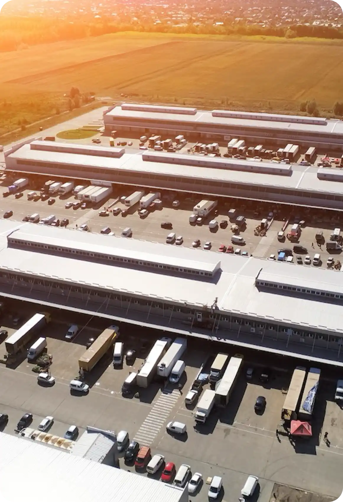 Almacen con mercancia protegida con pelicula estirable