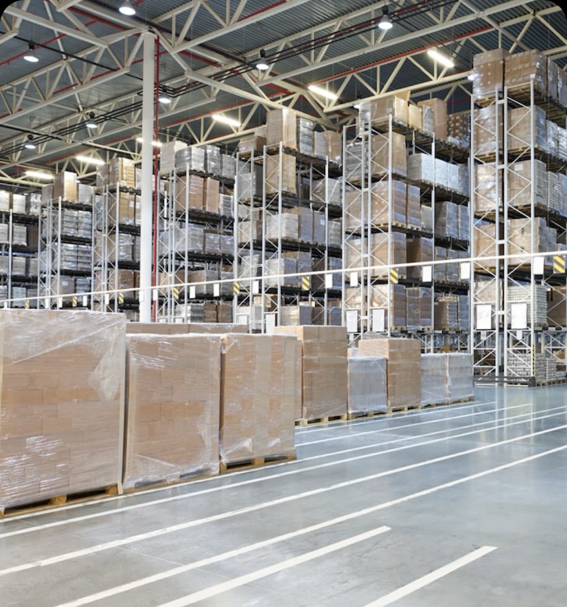 Almacen de productos protegidos con pelicula estirable